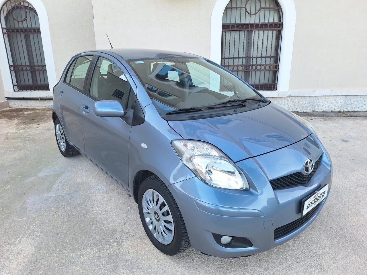 Toyota Yaris 1.0 BENZINA 5 PORTE 2010