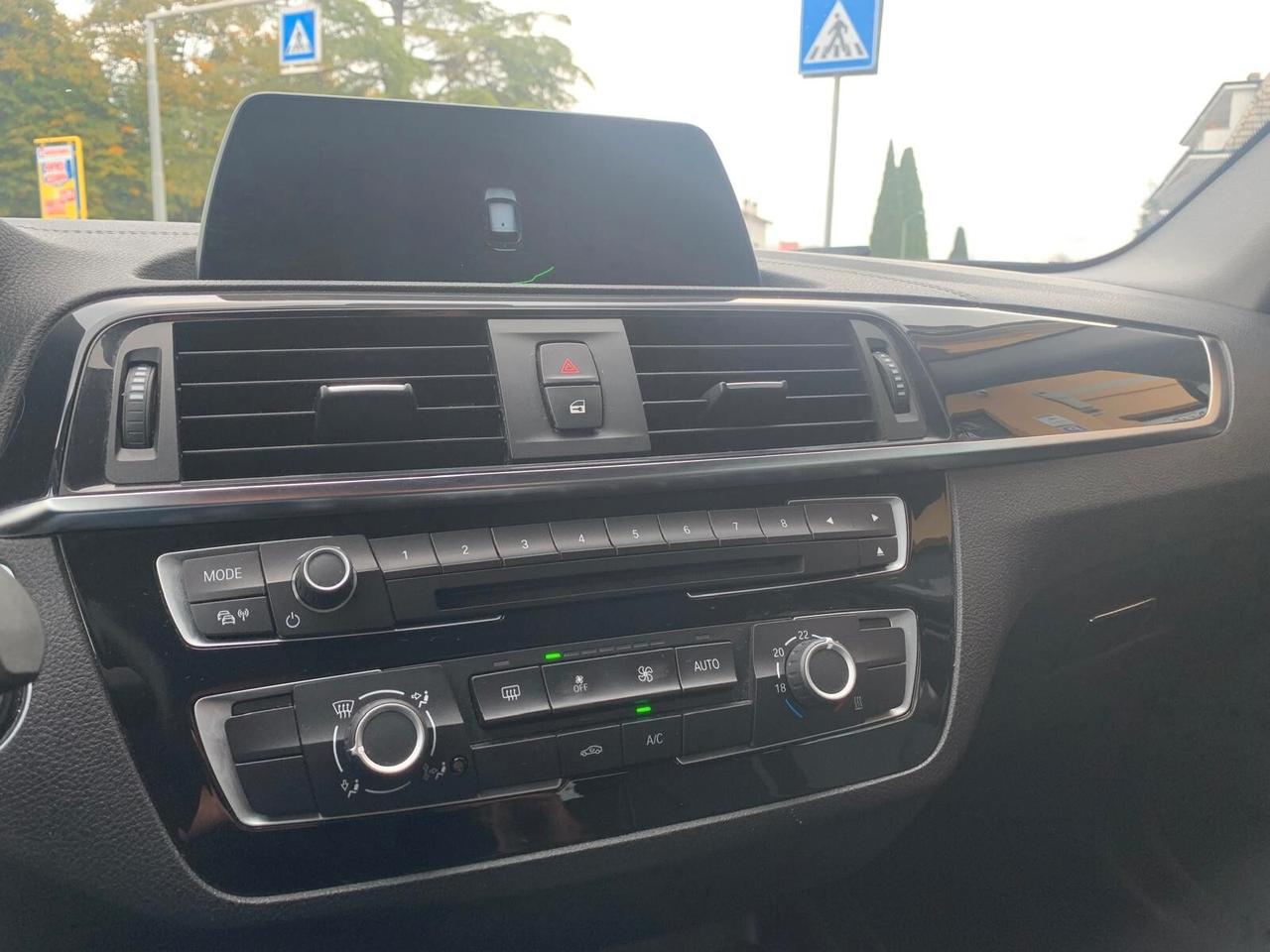 Bmw 118 116d 5p. Urban