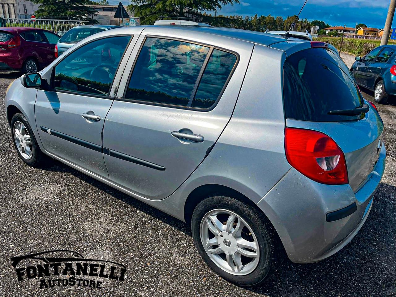 Renault Clio Storia 1.2 16V 5 porte Dynamique