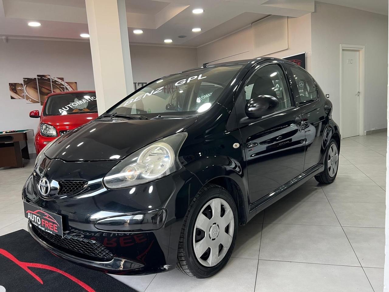 Toyota Aygo 1.0 12V VVT-i 5 porte