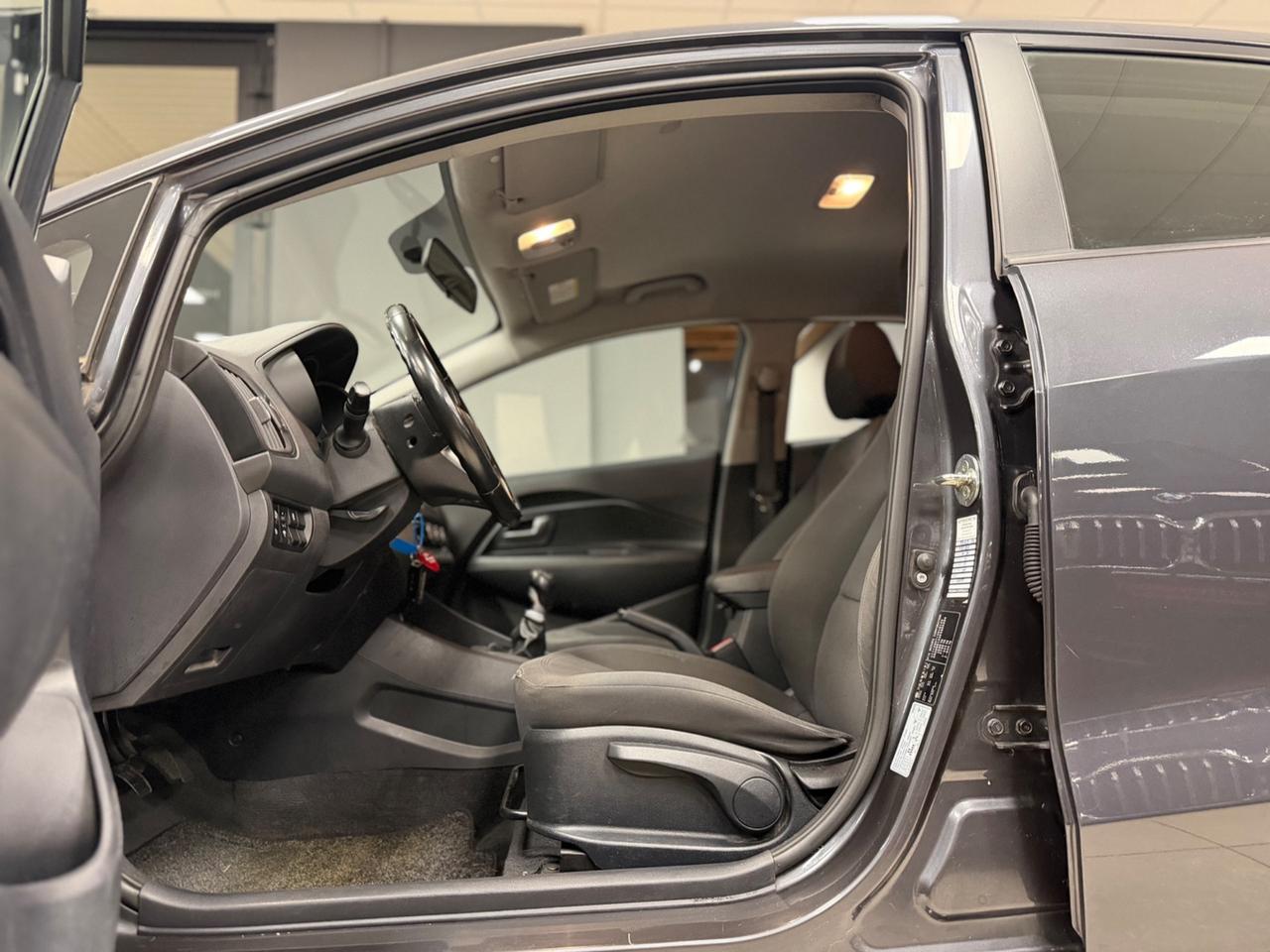 Kia Rio 1.1 CRDi 5p. Cool