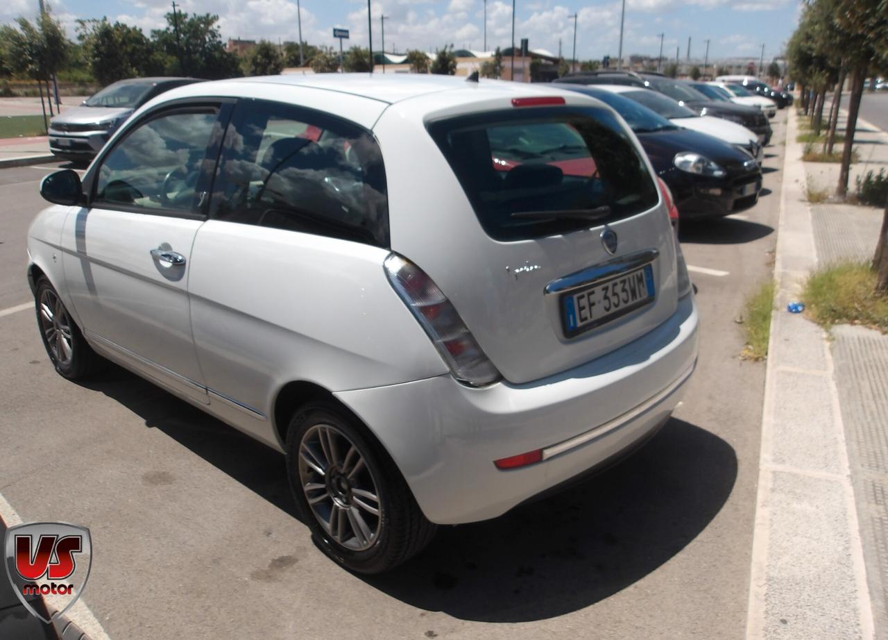 LANCIA YPSILON 1.2 BENZ-2010