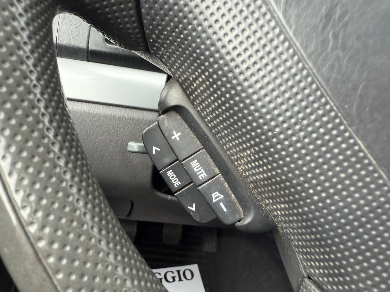 Suzuki Grand Vitara con carrello autocarro GPL