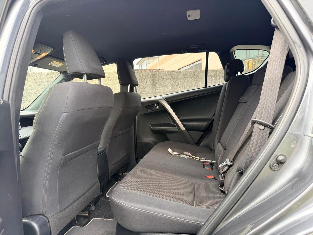 Toyota RAV 4 RAV4 2.5 Hybrid 2WD Lounge 197cv (145kw)