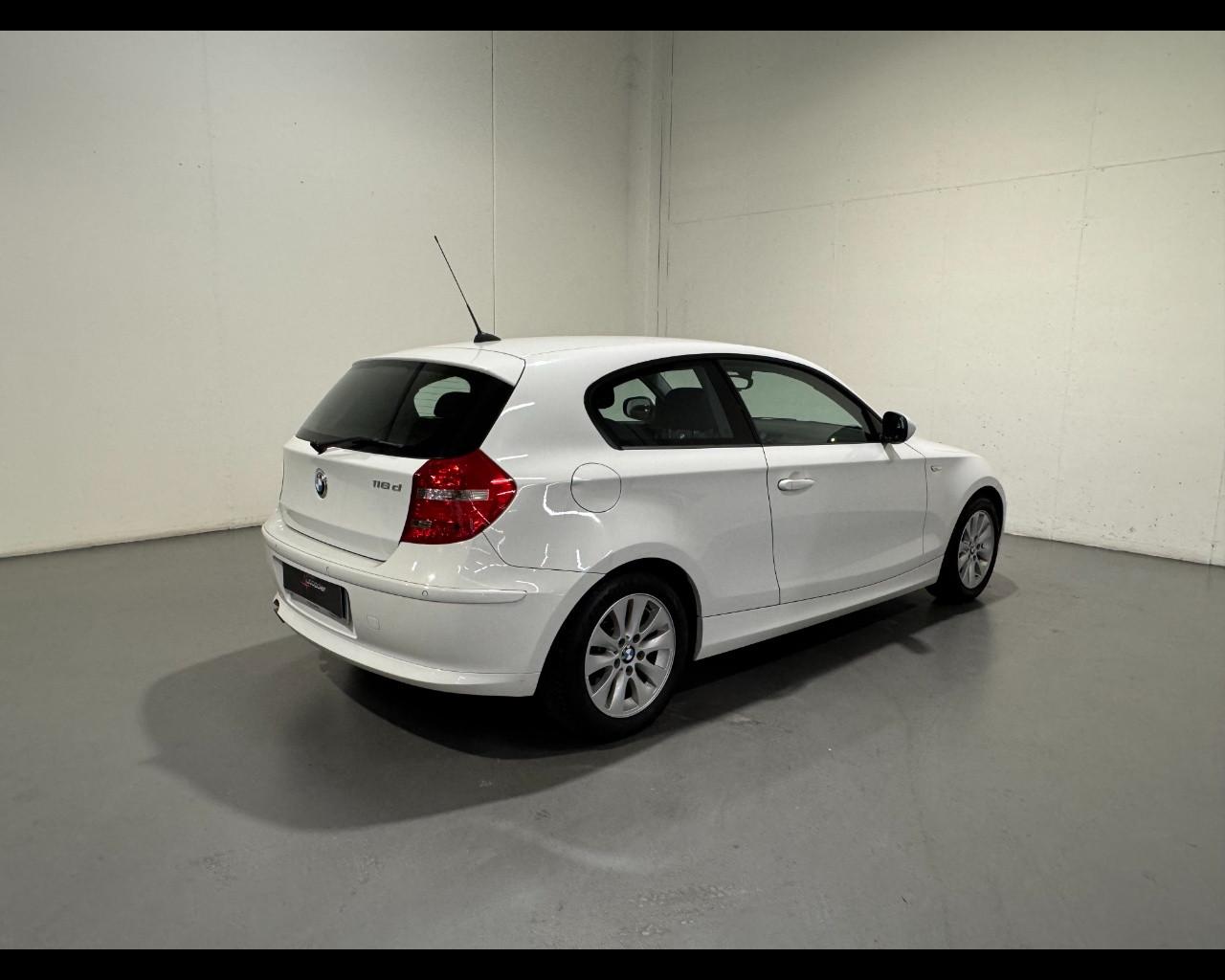 BMW SERIE 1 E81 118D