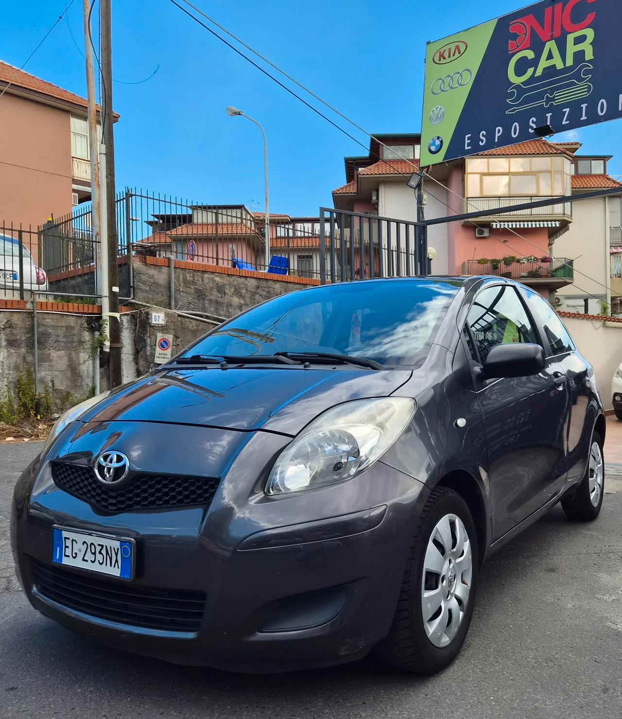 Toyota Yaris 1.0 3 porte Sol
