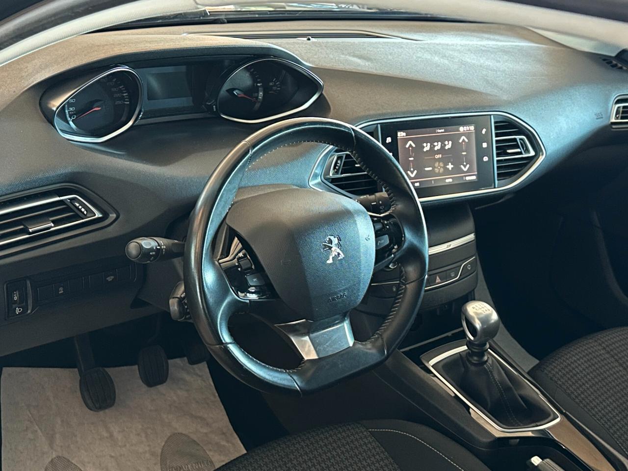 Peugeot 308 1.5 BLUEHDI 130 cv. 5 porte ACTIVE