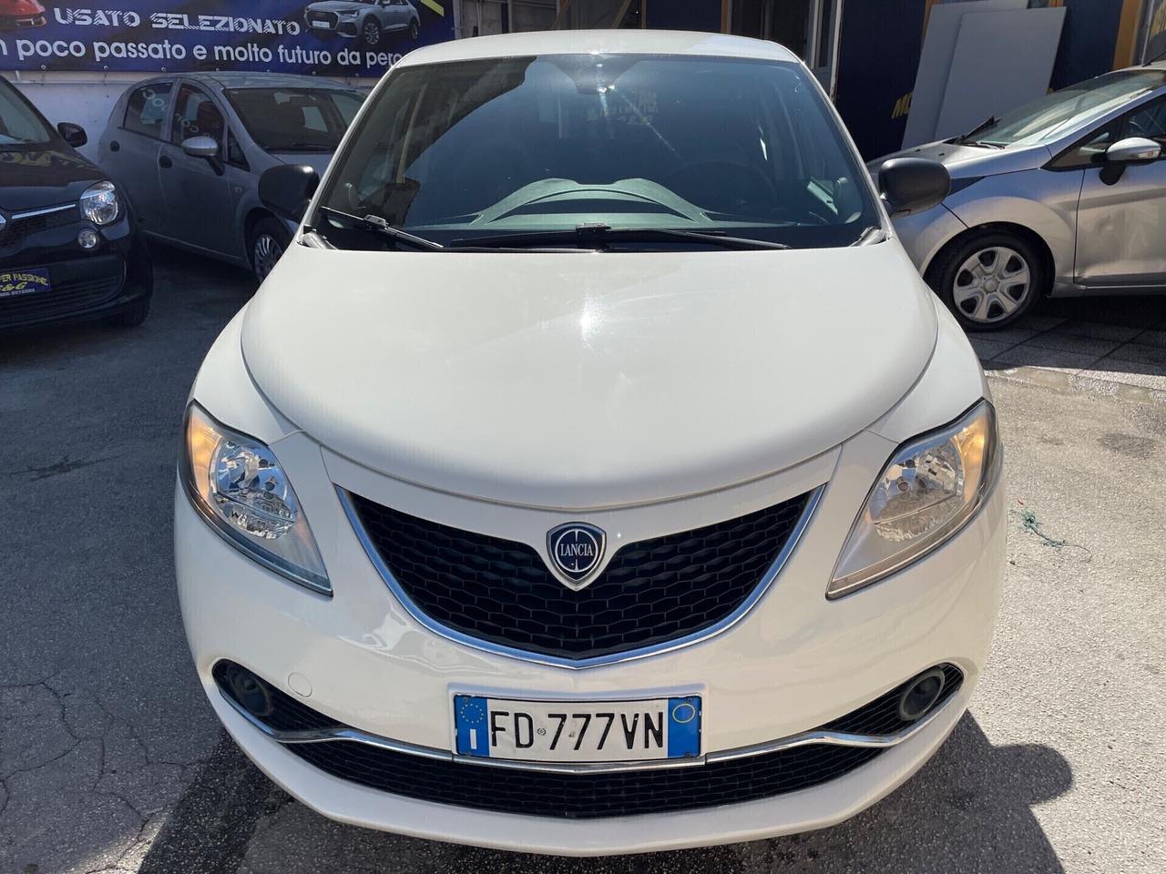 Lancia Ypsilon 1.2 69 CV 5 porte Gold