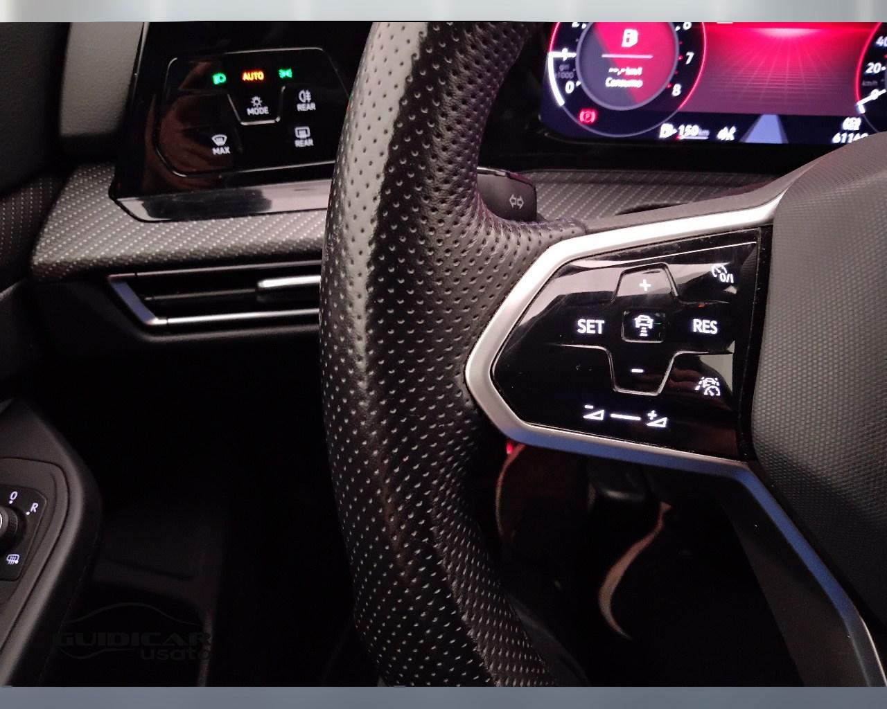 VOLKSWAGEN Golf VIII 2020 - Golf 1.5 tsi evo R-Line 130cv