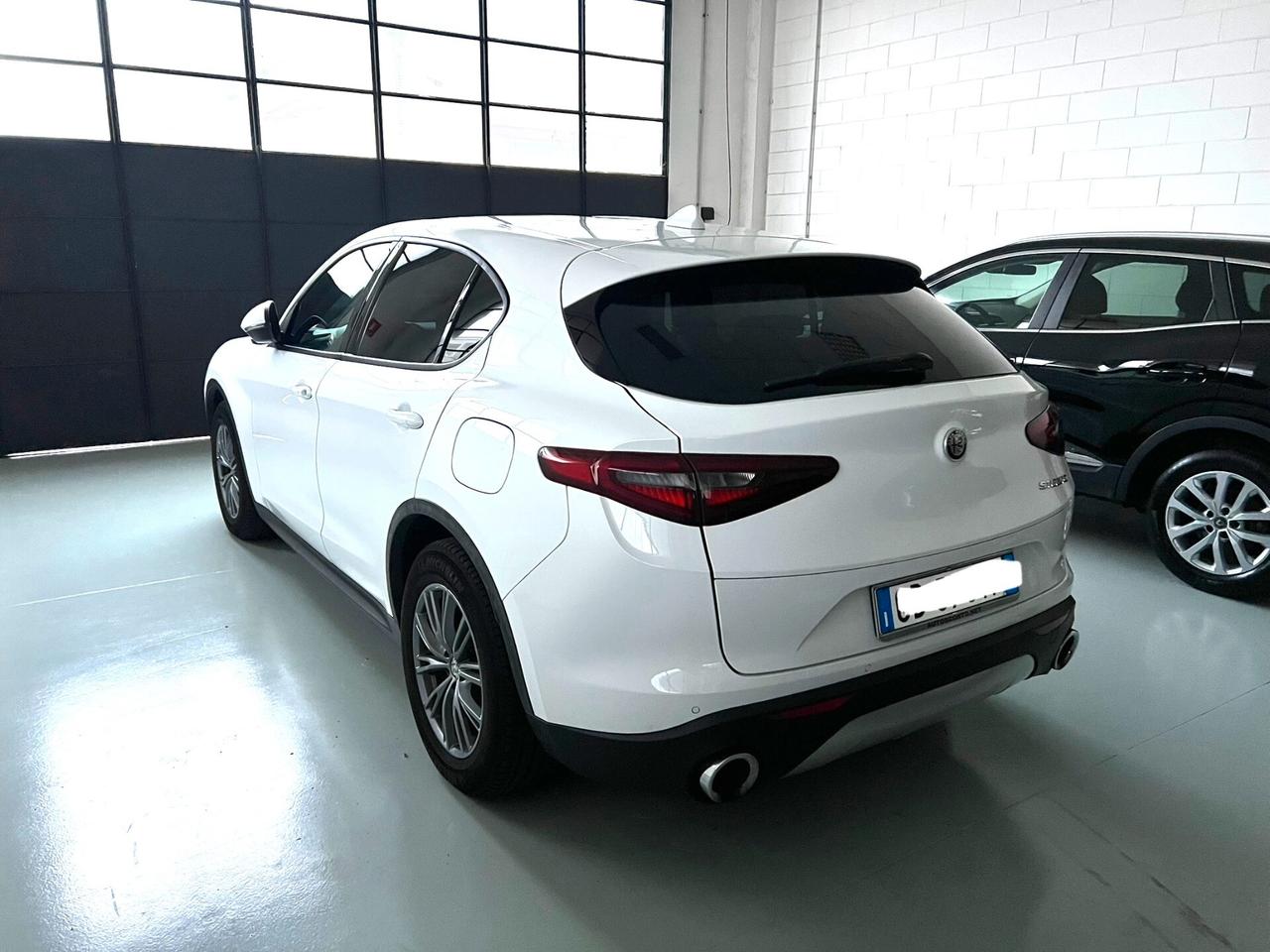 Alfa Romeo Stelvio 2.2 Turbodiesel 160 CV AT8 RWD Business