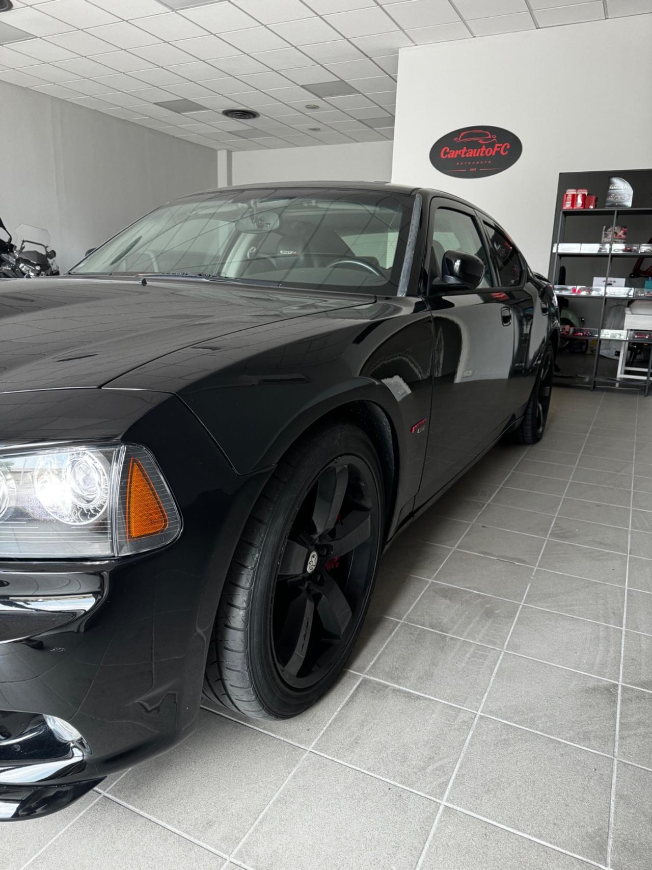 Dodge Charger 6.1 SRT8 HEMI