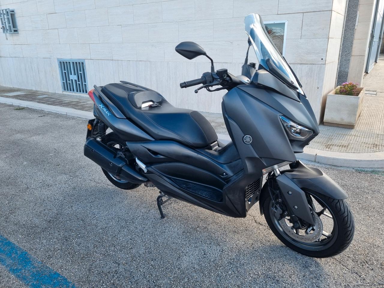 Yamaha X-Max 300