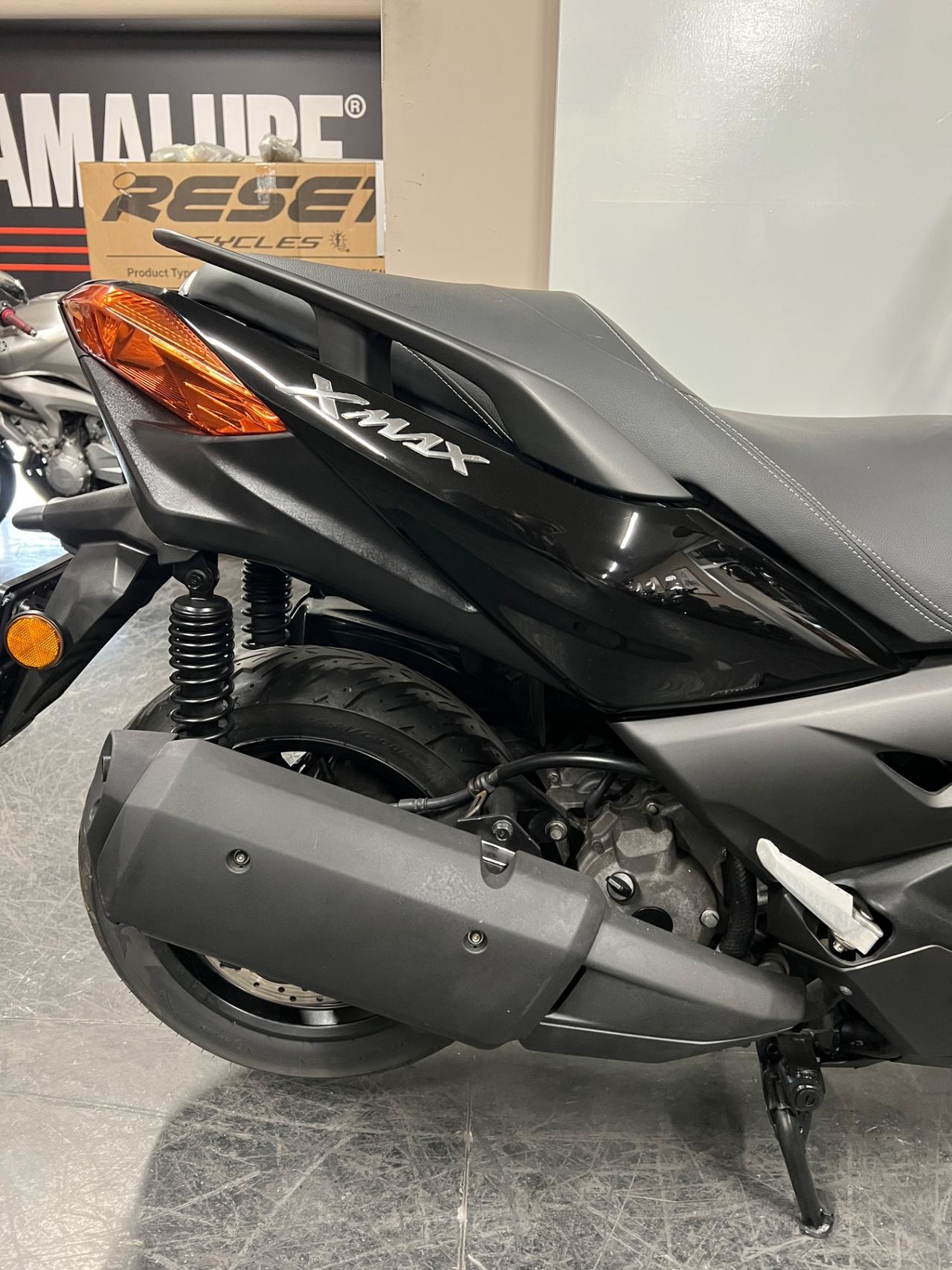 Yamaha X-Max 300