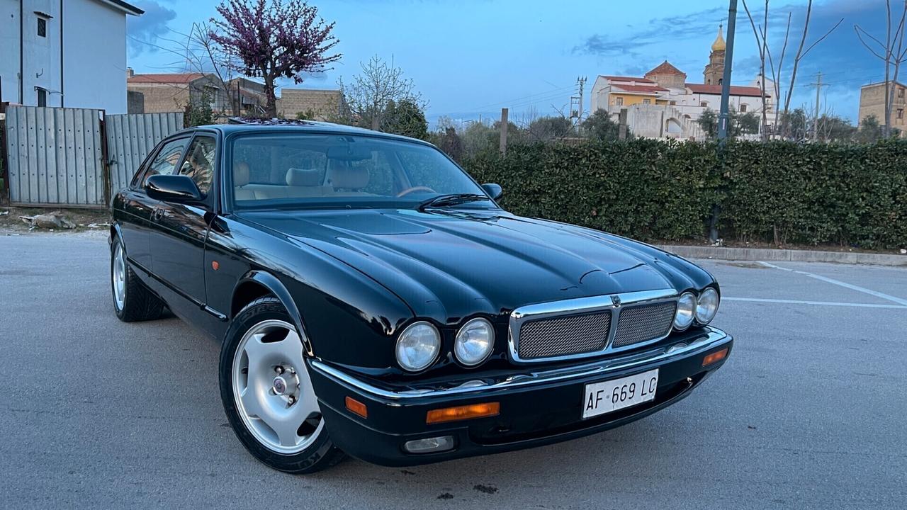 Jaguar XJR 4.0 325 cv con tetto apribile 1996 full