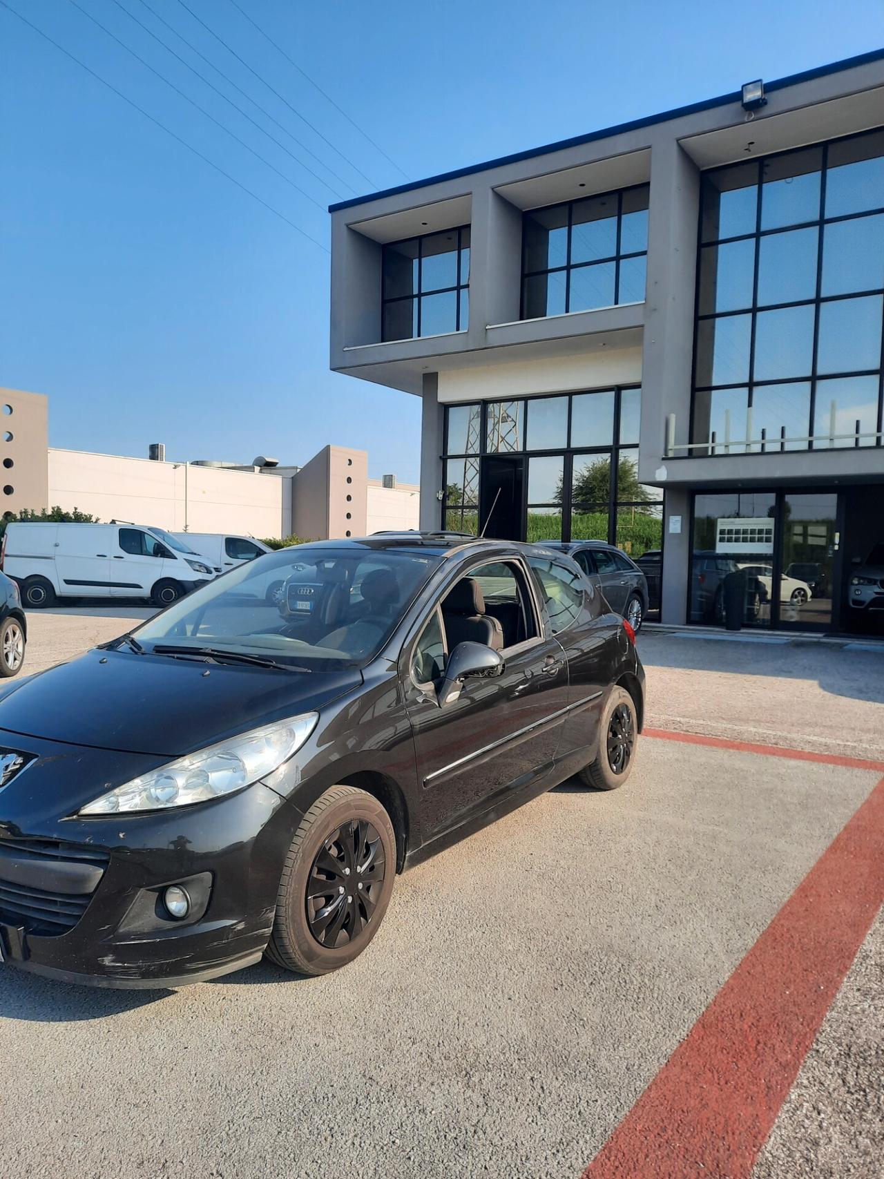 Peugeot 207 1.4 HDi 70CV 3p. OK NEOPATENTATI
