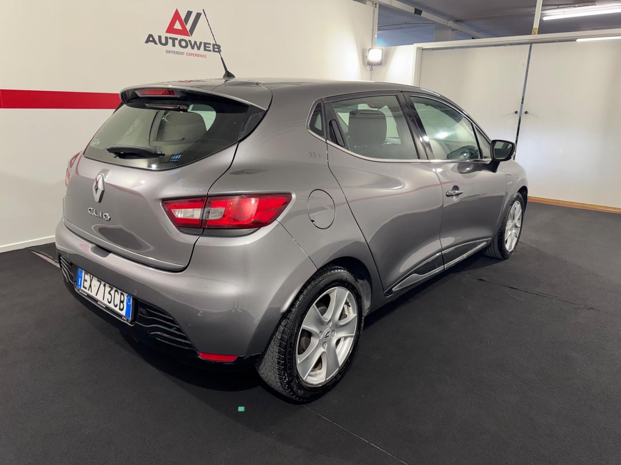 Renault Clio 1.2 75CV 5 porte Costume National