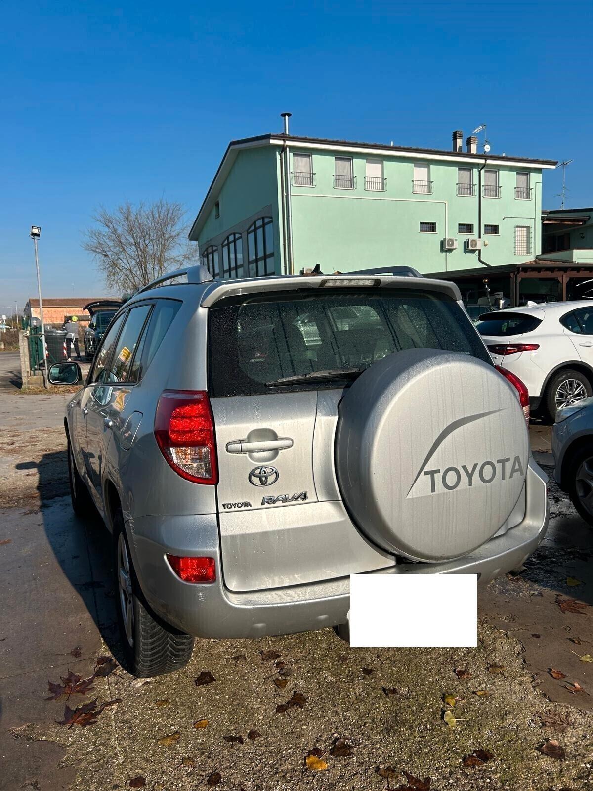 Toyota RAV 4 RAV4 2.2 D-4D 136 CV DPF Luxury OK NEO PATENTATI