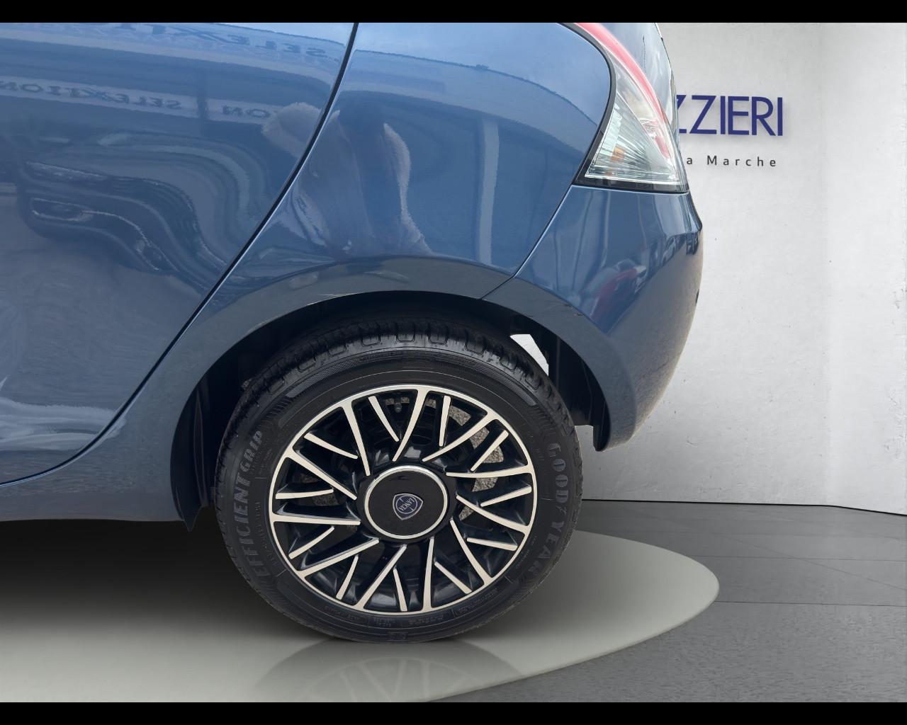LANCIA Ypsilon 3ª serie - Ypsilon 1.0 FireFly 5 porte S&S Hybrid Gold