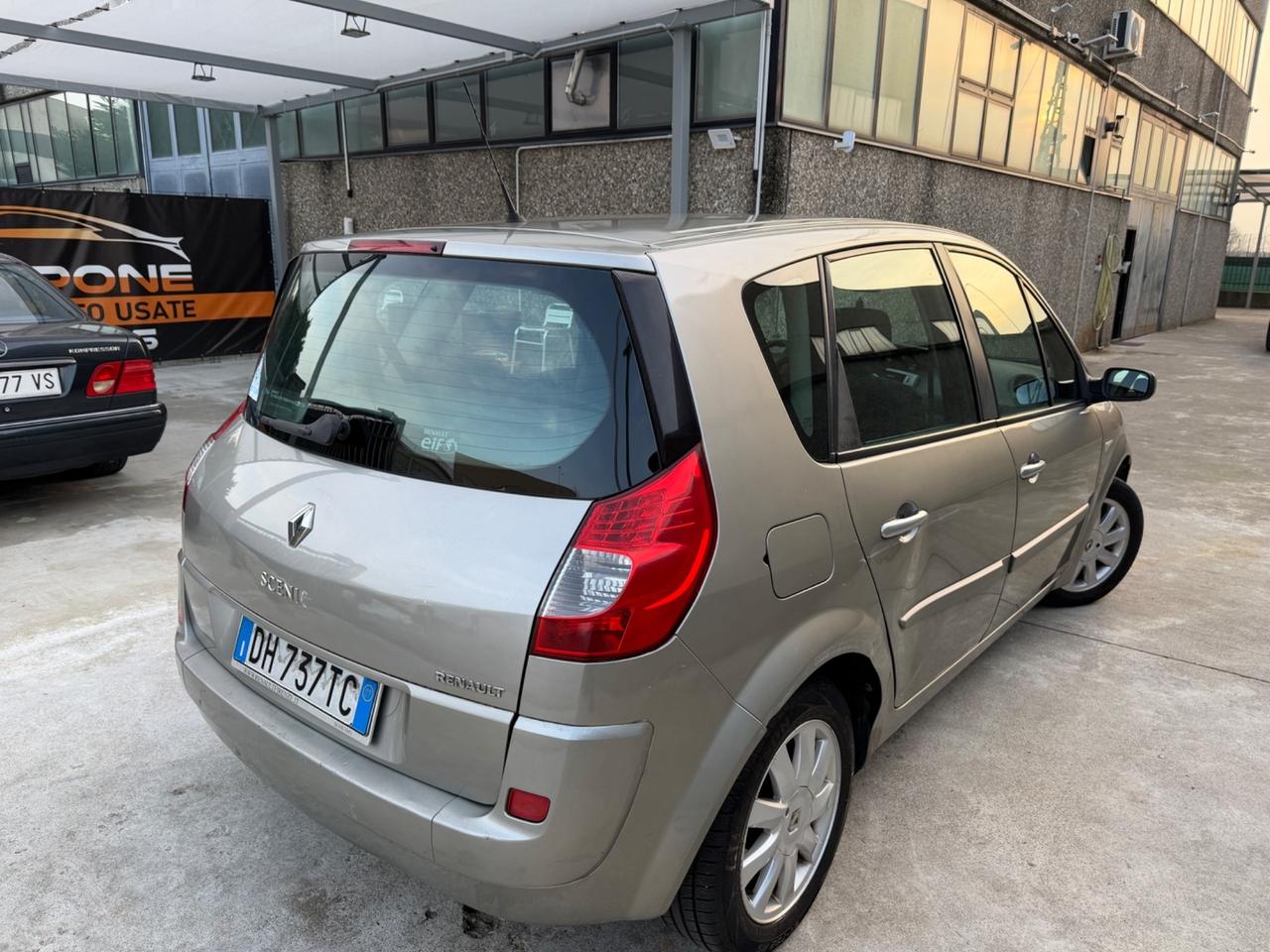 Renault Scénic 1.6 benzina euro4 spaziosa neopatentati