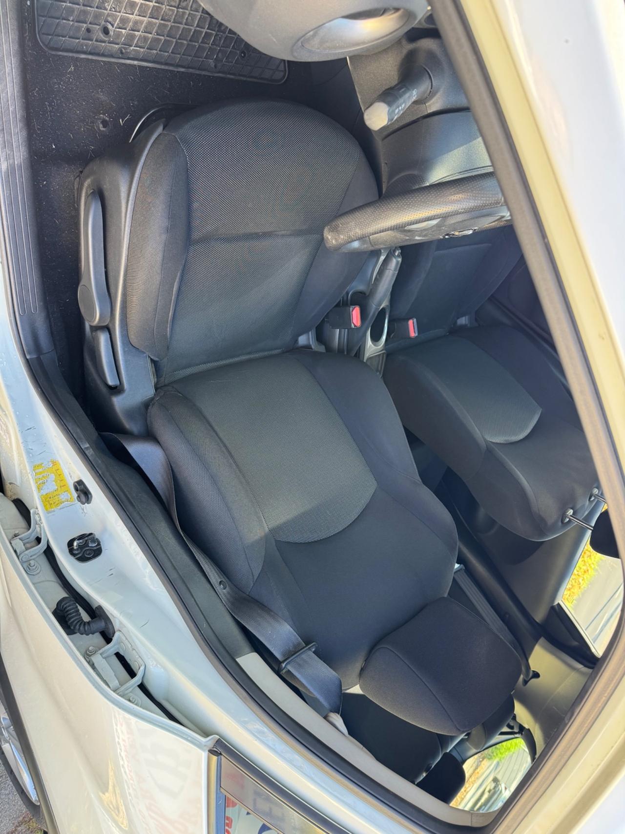 Nissan Juke 1.6 94 CV neopaten garanzia 12 mesi