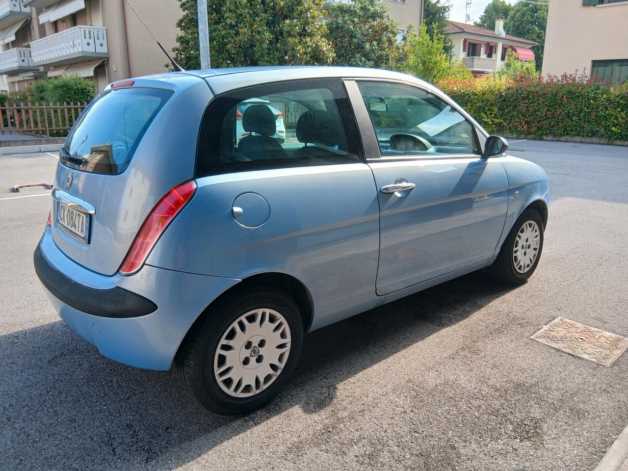 Lancia Ypsilon 1.2 ok per neo patentati Unico Proprietario
