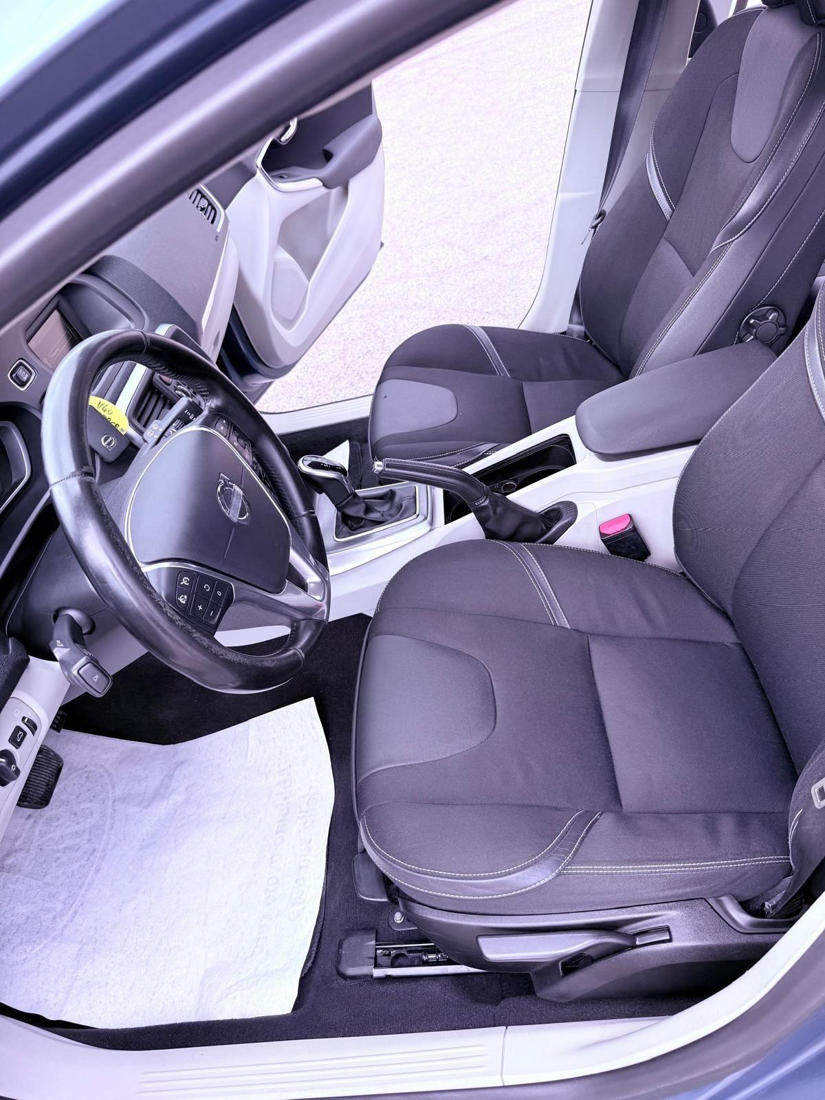 Volvo V40 D2 1.6 Powershift Summum