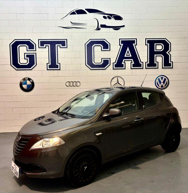 LANCIA Ypsilon 1.2 69 CV 5 porte Platinum ADATTA A NEPATENTATI