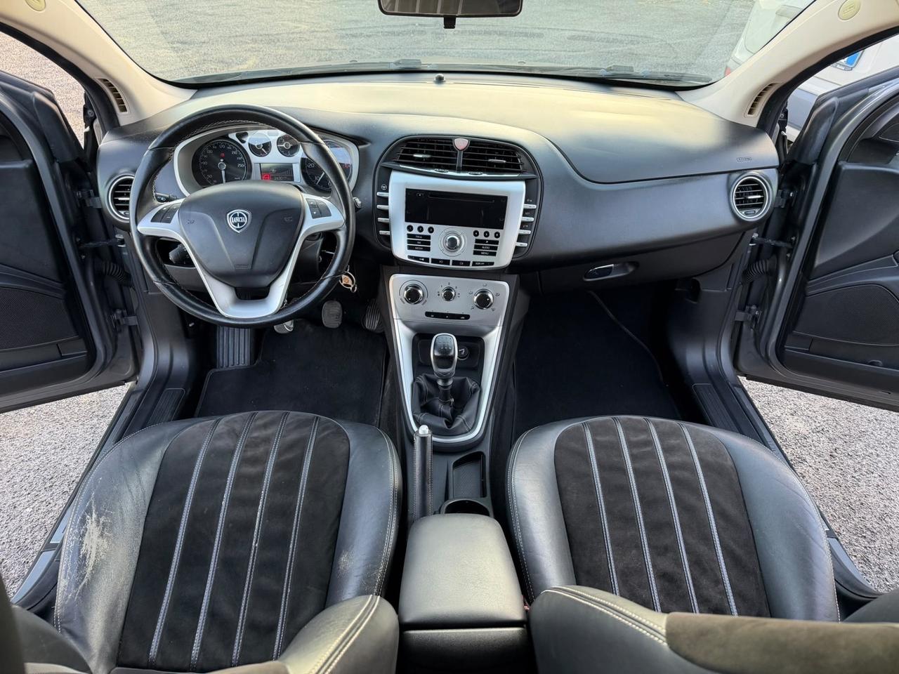 Lancia Delta 1.6 MJT DPF 105 CV Silver