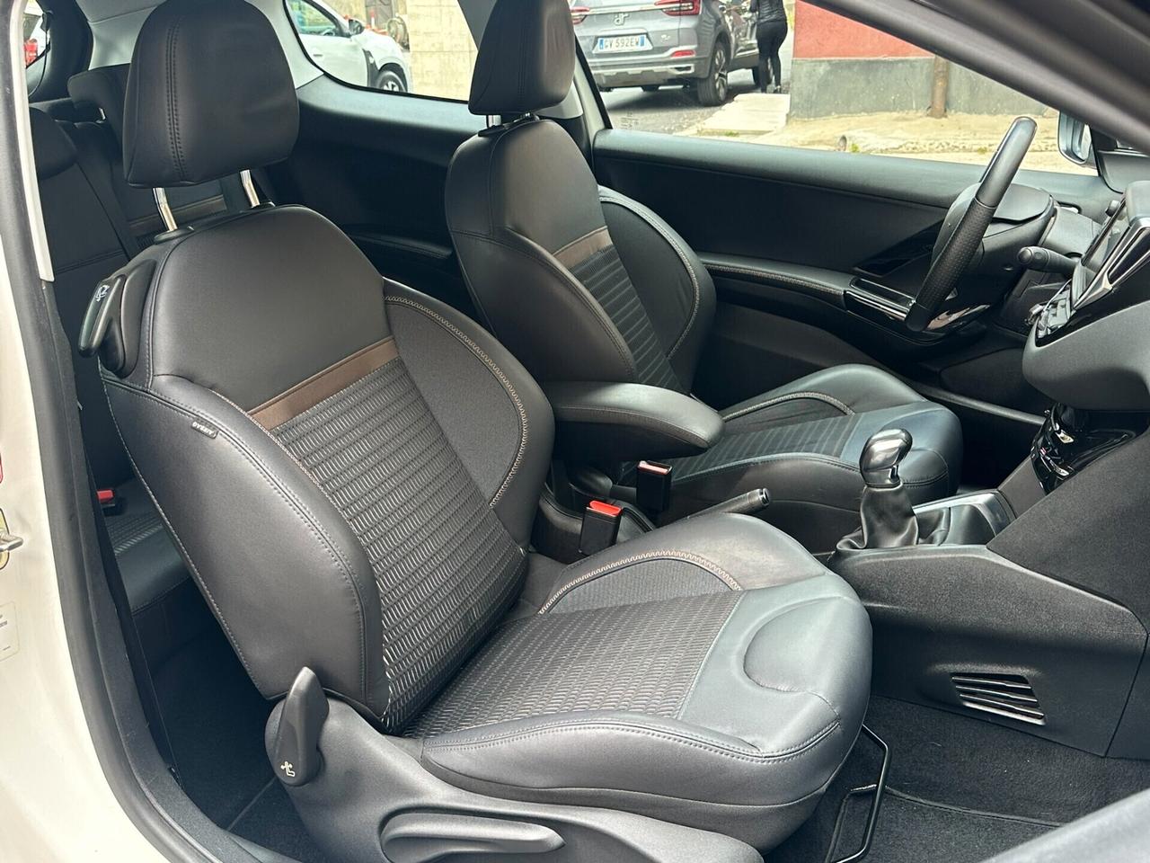 Peugeot 208 1.2 VTi CV 82 OK neopatentati