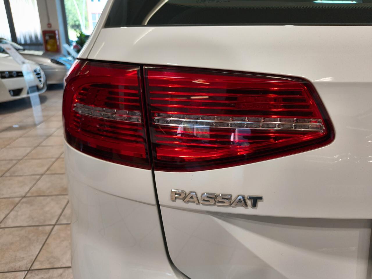 Volkswagen Passat 1.6 TDI SCR DSG Business BMT