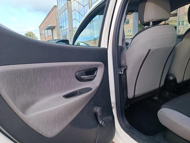 LANCIA Ypsilon 0.9 TwinAir 85 CV 5 porte Metano Ecochic Elefantin