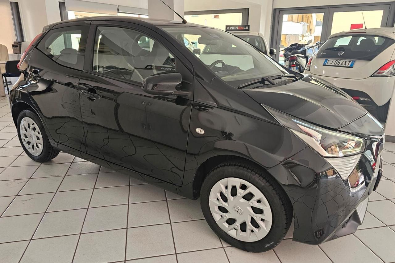 Toyota Aygo Connect 1.0 VVT-i 72 CV 5 porte x-cool