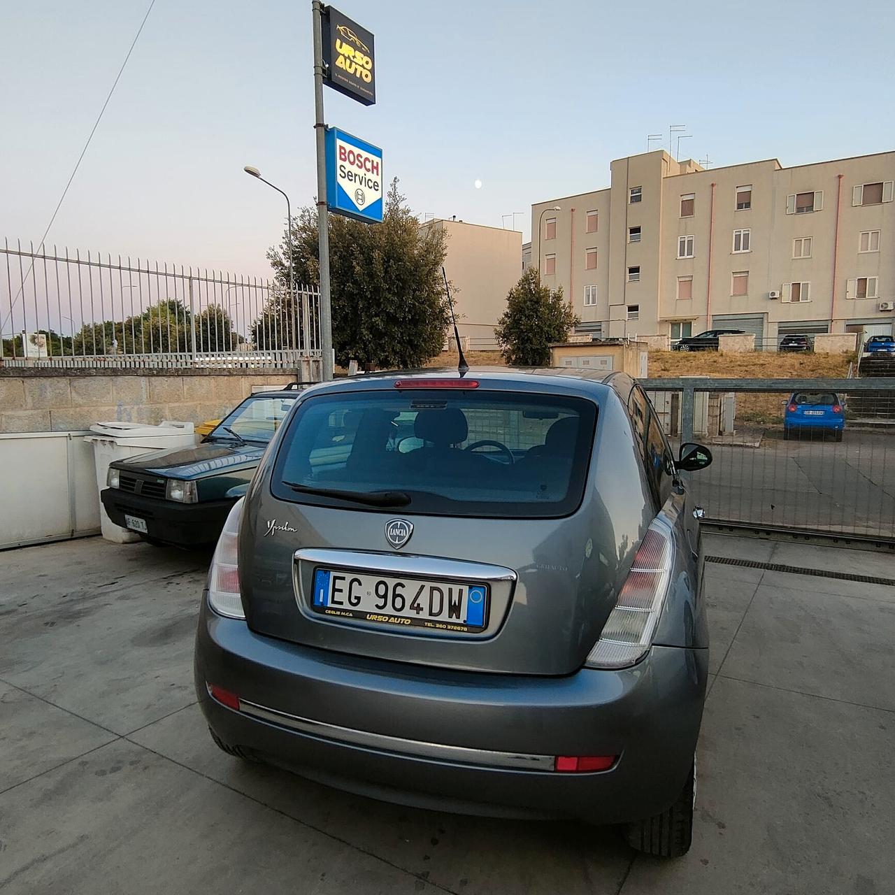 Lancia Ypsilon 1.3 MJT 75 CV Platino