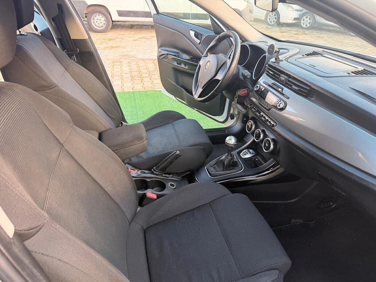 Alfa Romeo Giulietta 1.6 JTDm-2 105 CV Distinctive