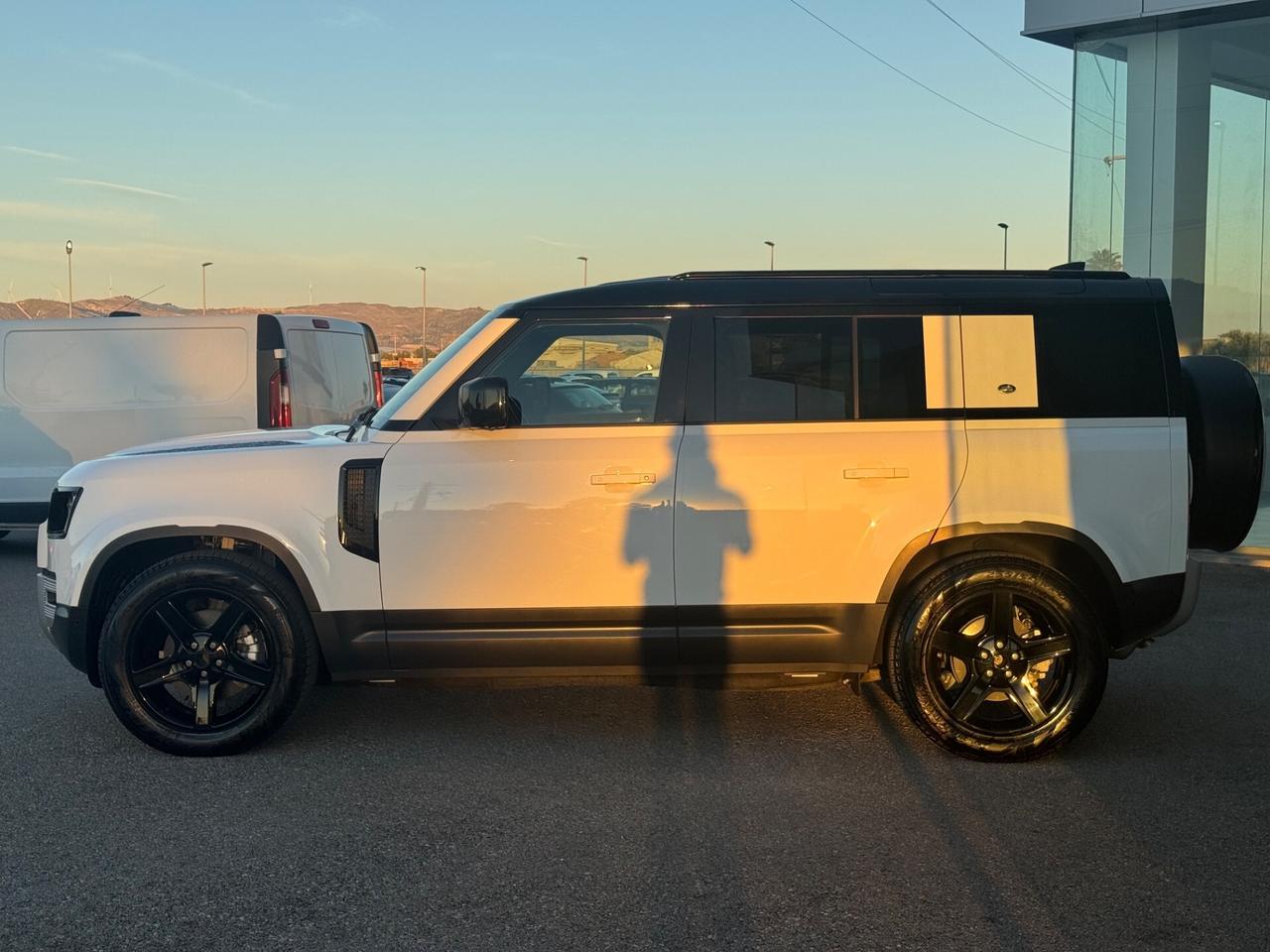 Land Rover Defender 110 3.0D I6 200 CV AWD Auto X-Dynamic SE