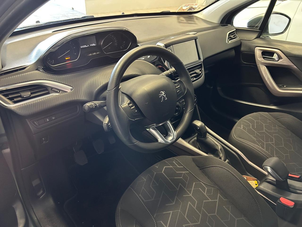 Peugeot 2008 BlueHDi 100 Allure