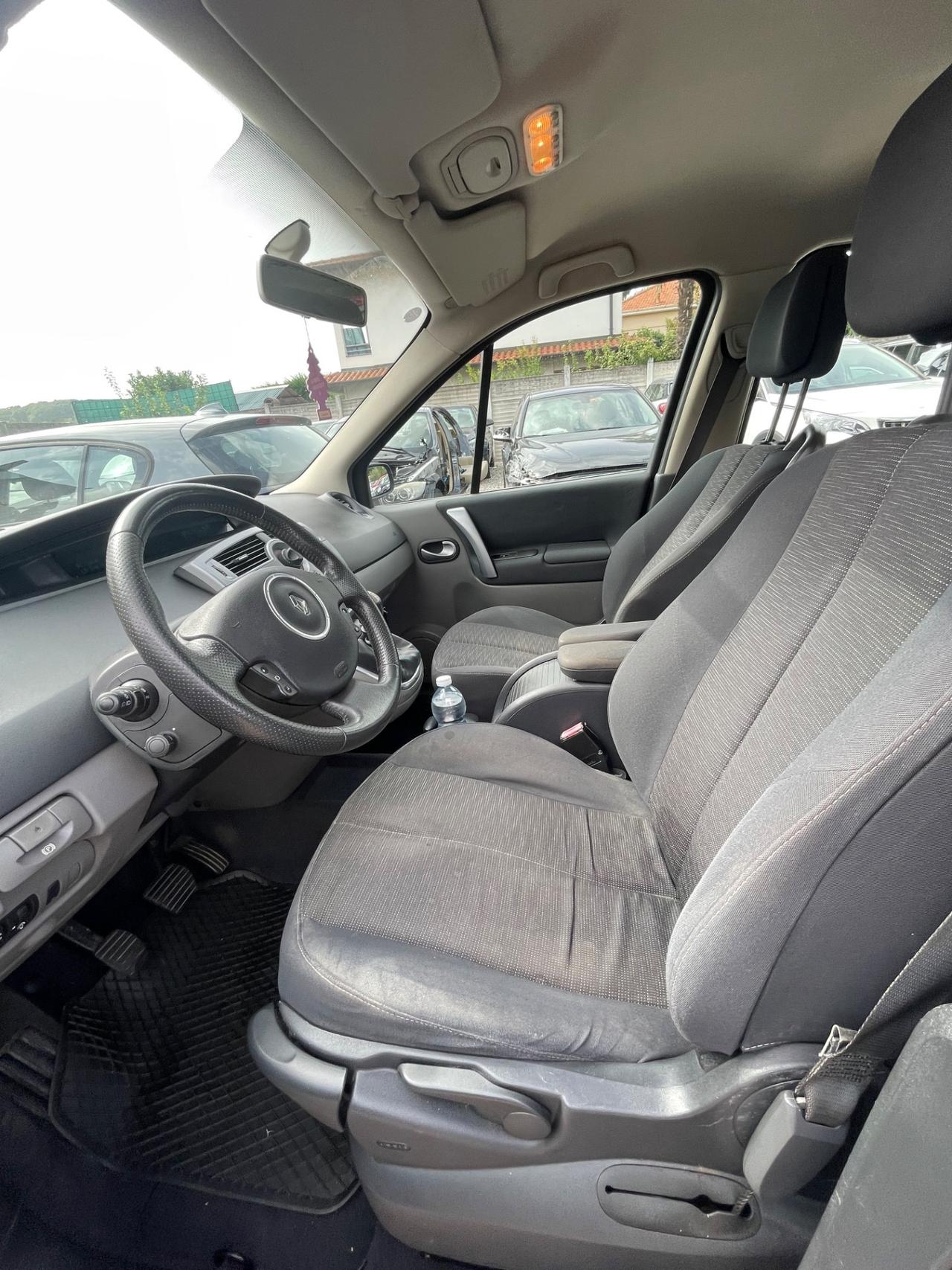 Renault Scenic Grand Scénic 1.5 dCi/105CV PlayStation Portable