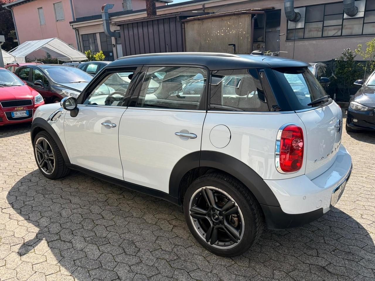 Mini Cooper D Countryman 1.6 One*EURO5*NEOPATENTATI*NAVI