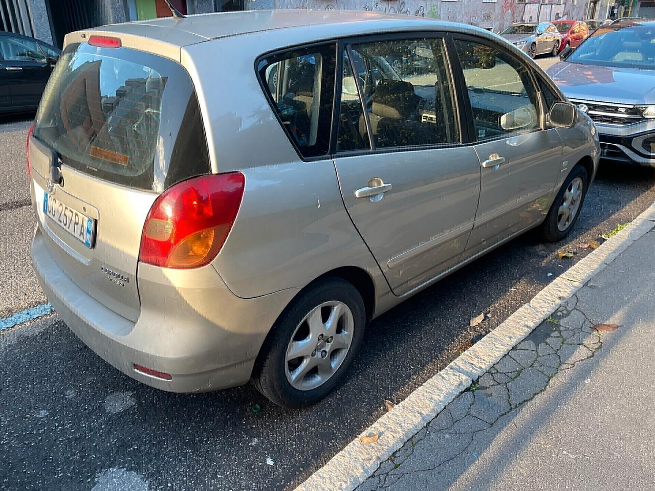 Toyota Corolla Verso 1.6 16V