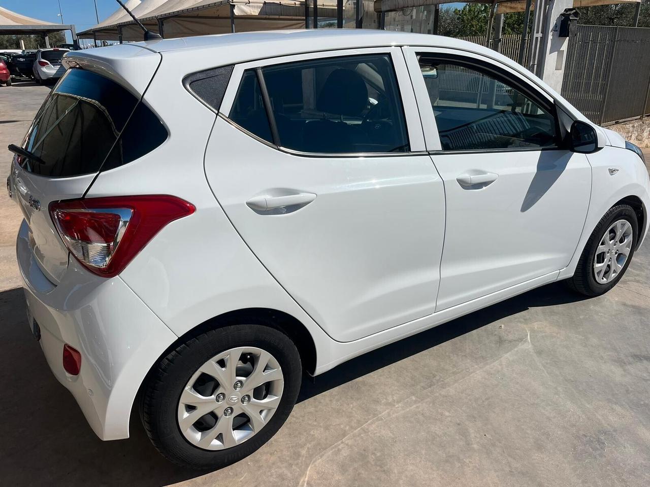 Hyundai i10 1.0 benzina km 40 mila