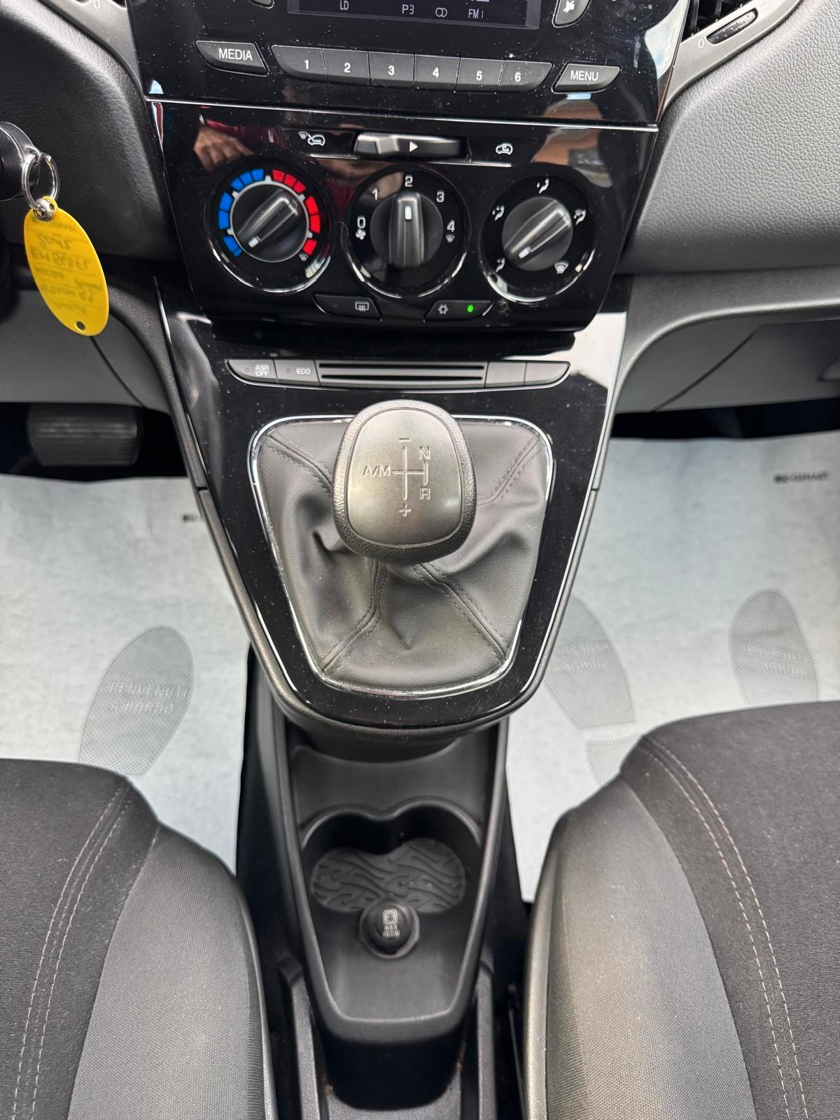 Lancia Ypsilon 0.9 TWINAIR 85CV DFN AUTOM GOLD 2012