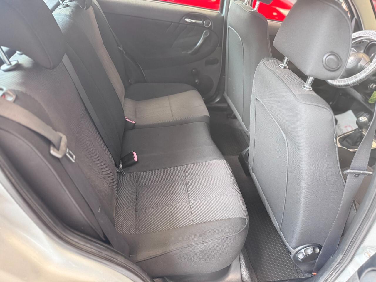Alfa Romeo 147 1.9 JTD (120) 5 porte Distinctive