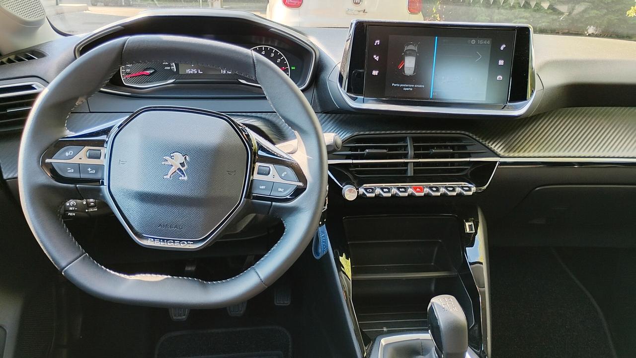 Peugeot 208 PureTech 15000km!!!