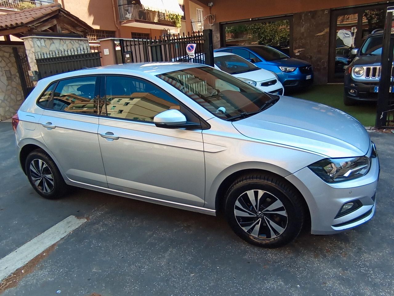 Volkswagen Polo 1.0 Sport offerta del mese