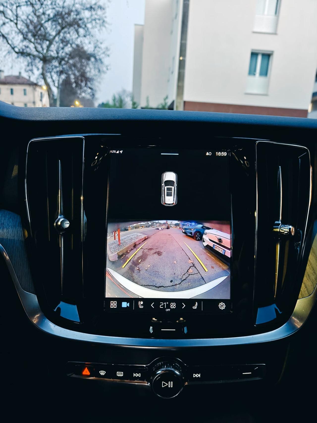 Volvo V60 Cross Country B4 (d) AWD automatico Plus