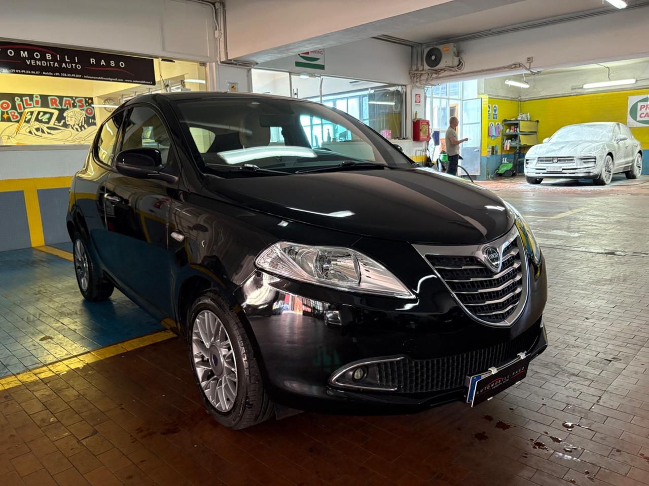Lancia Ypsilon 1.2 69 CV 5 porte S&S Gold NEOPATENTATI...!!!!!