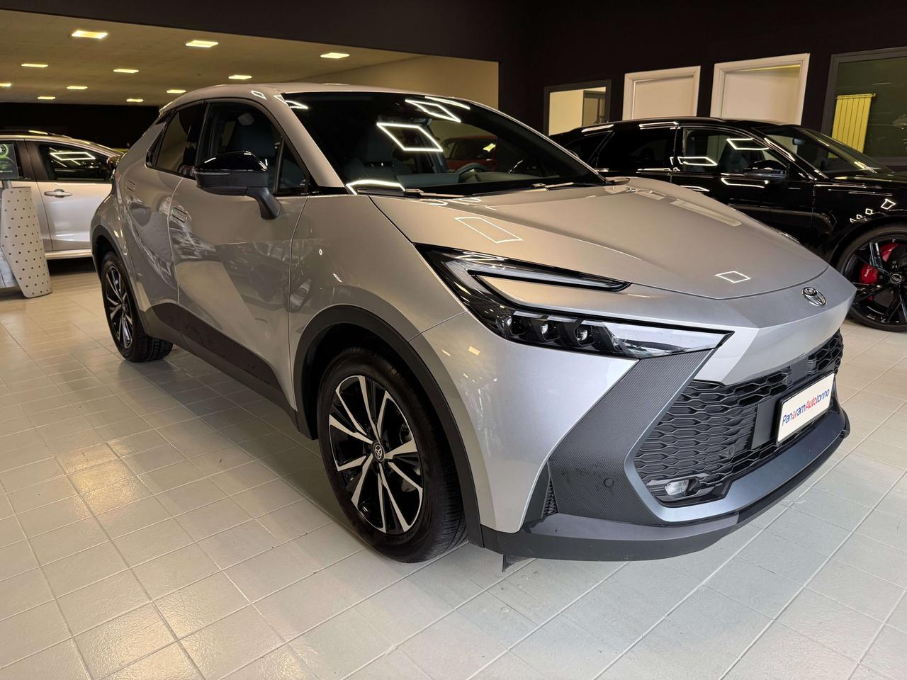 Toyota C-HR 1.8 HV Trend Pari al nuovo!