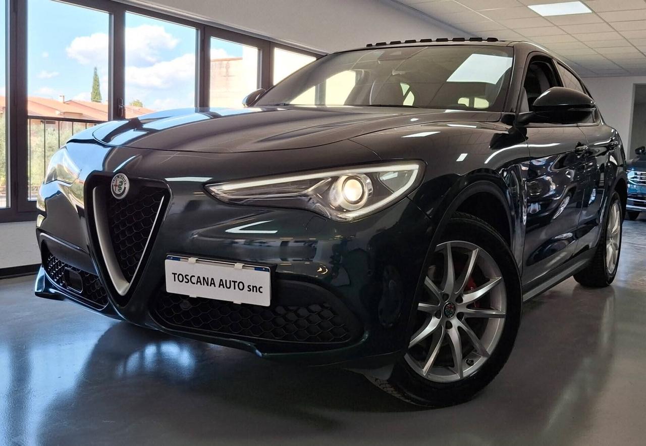 Alfa Stelvio 210 CV AT8 Q4 tetto panoramico