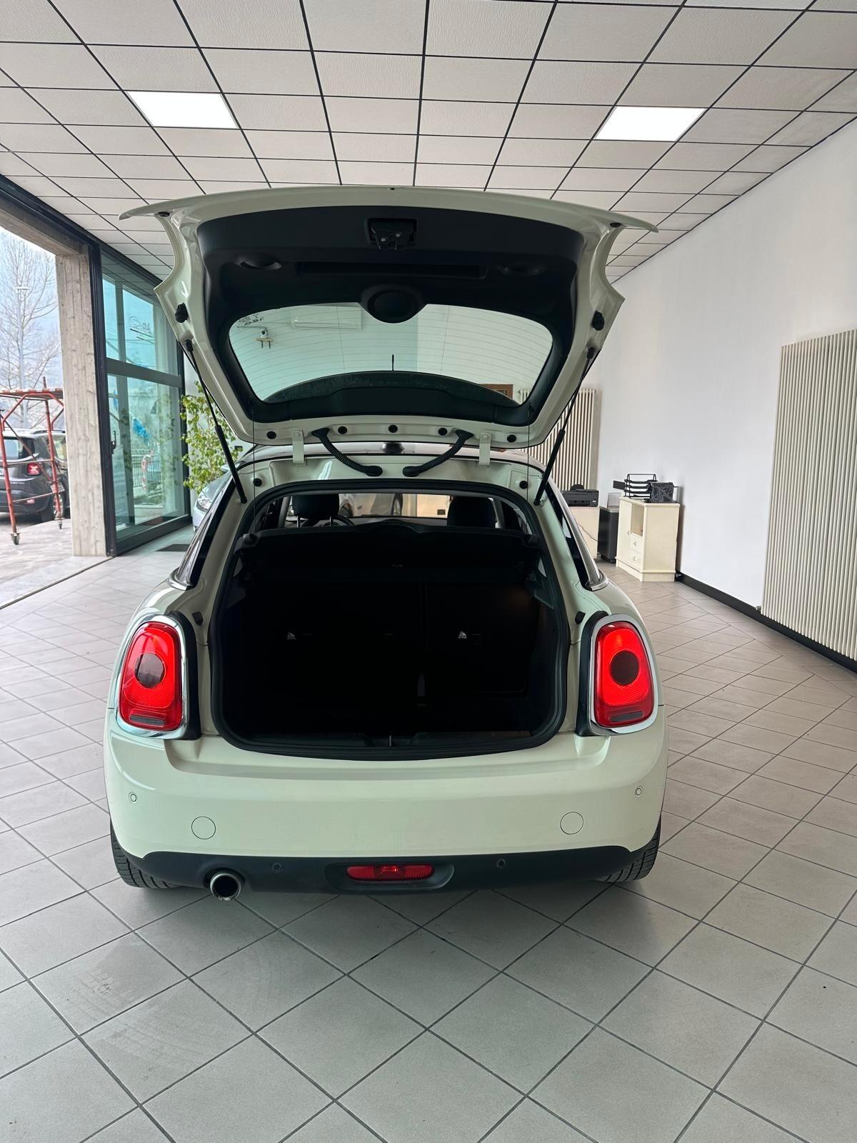 Mini Cooper D Mini 1.5 Cooper D Business XL 5 P manuale