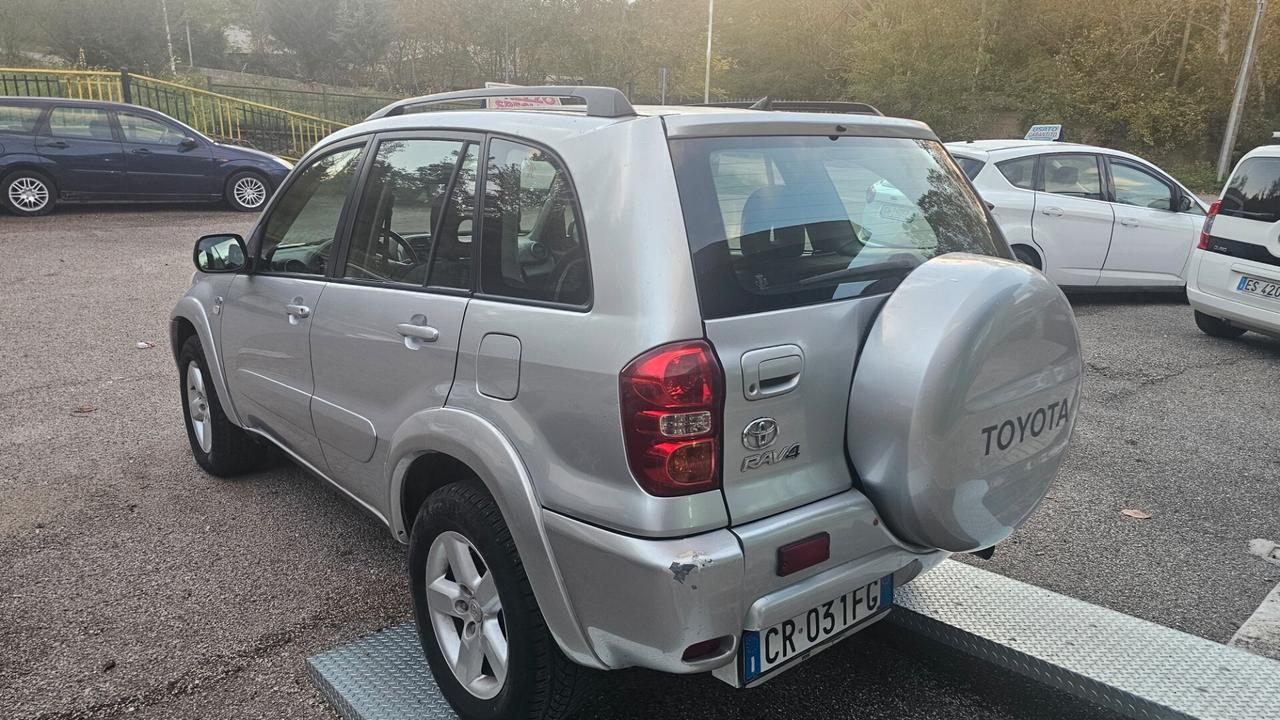 Toyota RAV 4 RAV4 2.0 Tdi D-4D cat 5 porte Sol